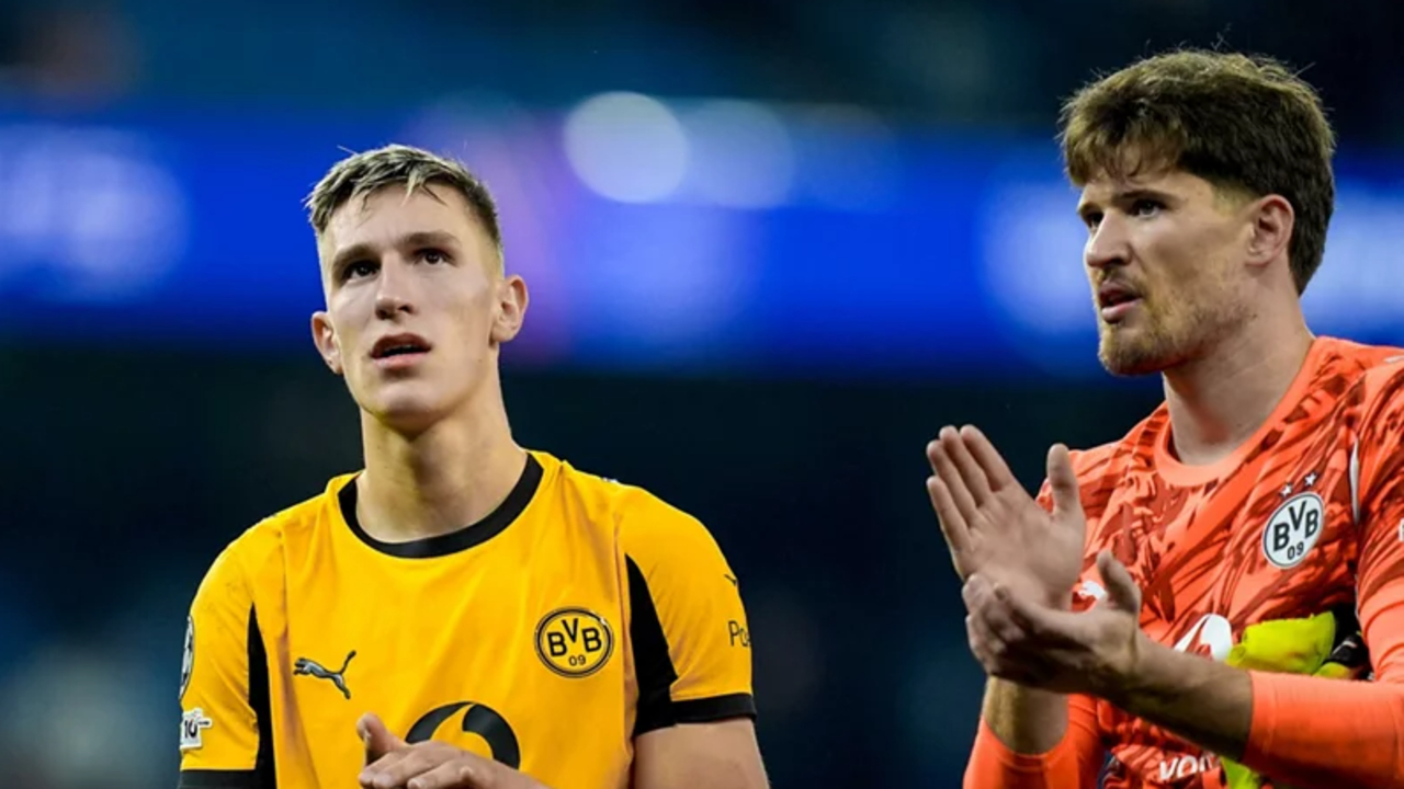 Gregor Kobel dan Nico Schlotterbeck