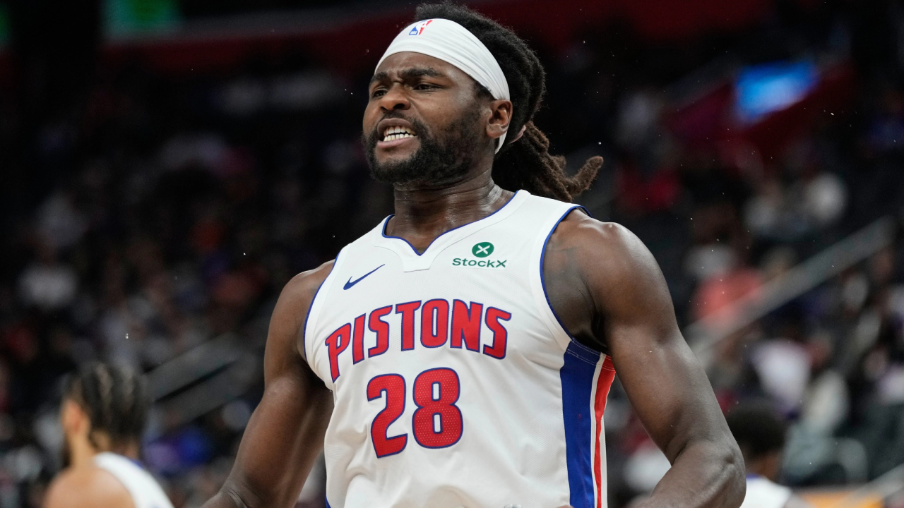 Isaiah Stewart menghabiskan musim liburnya merawat 28 hektar tanah di Temecula, California. (Foto: AP)