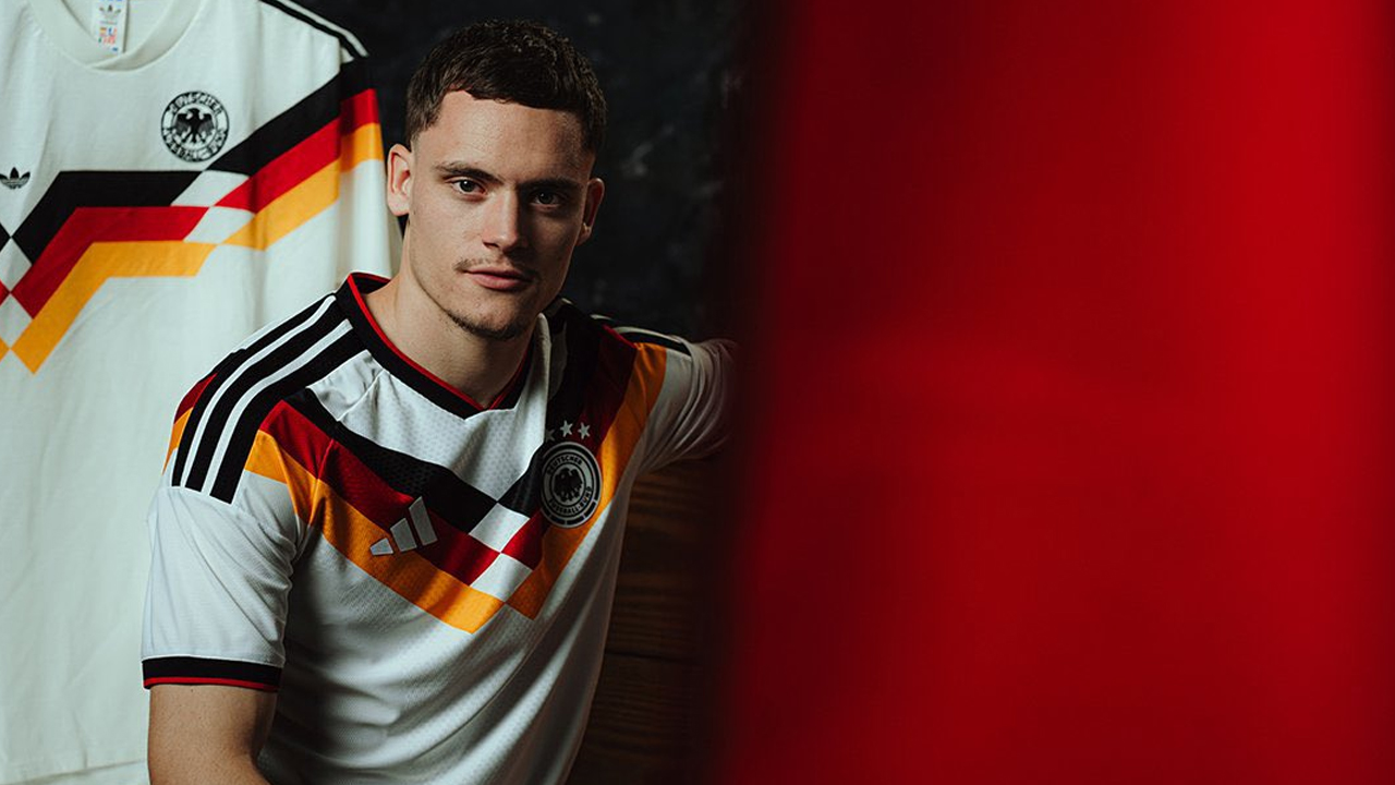 Kenang Masa Emas, Sentuhan Retro Hiasi Seragam Anyar Tim Nasional Jerman