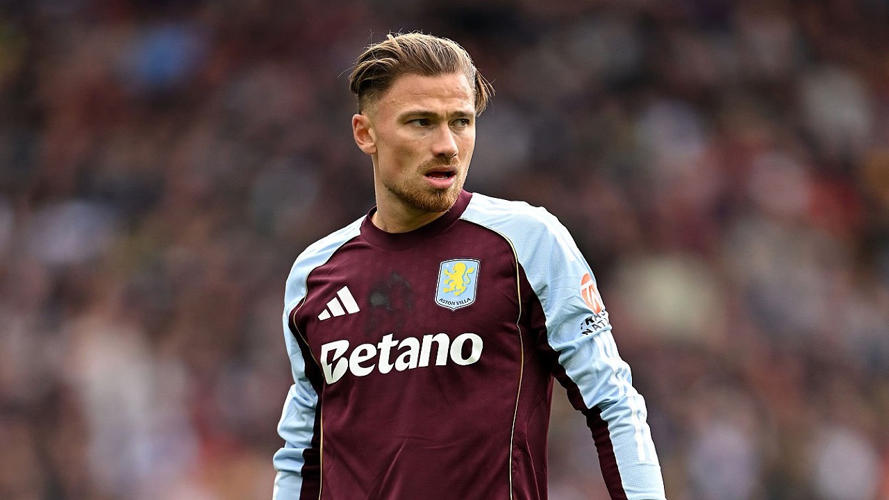 Bek Aston Villa, Matty Cash