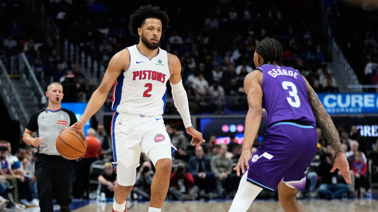 Cade Cunningham mencetak 31 poin saat tuan rumah Detroit Pistons mengungguli Utah Jazz 114-103 pada Rabu (5/11) malam. (Foto: AP)