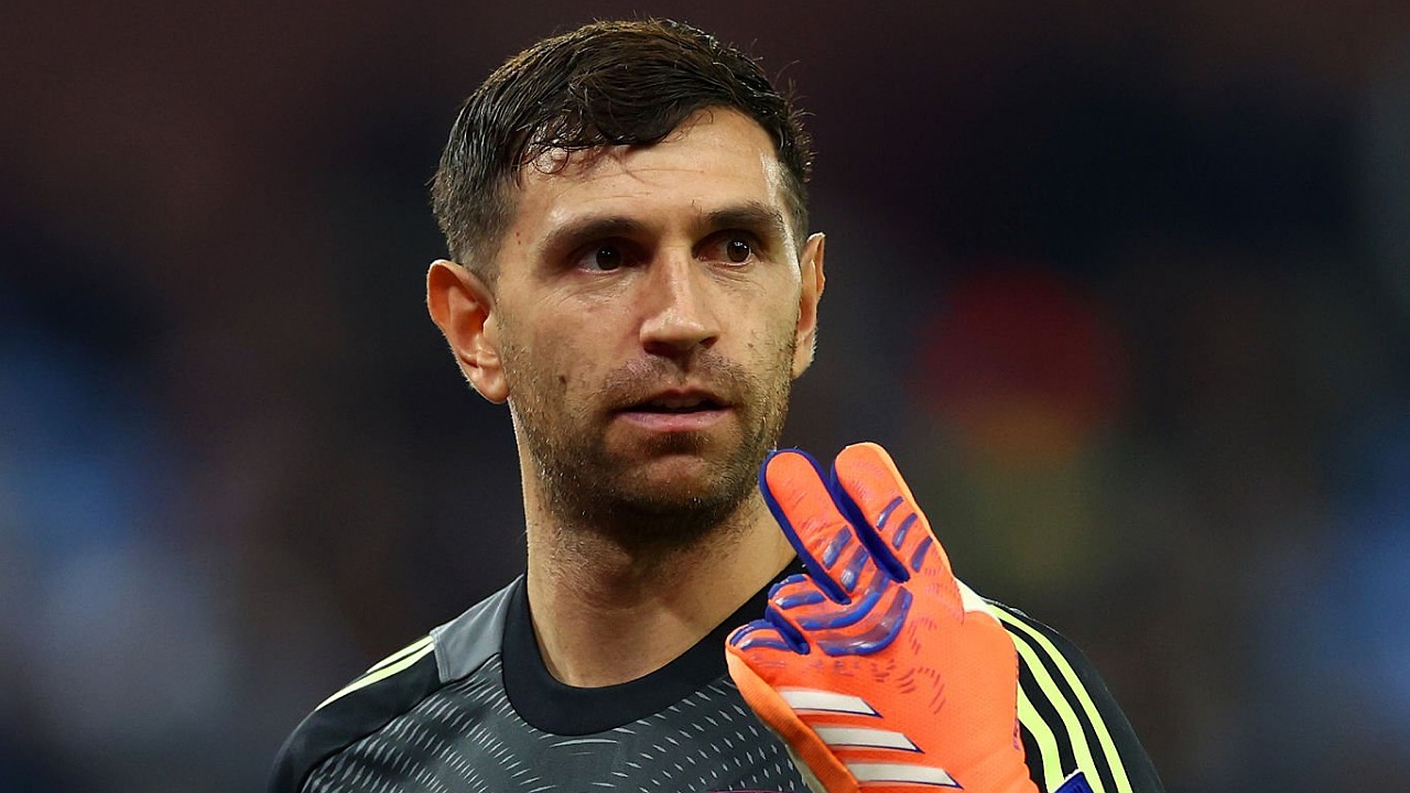 Kiper Aston Villa, Emiliano Martinez