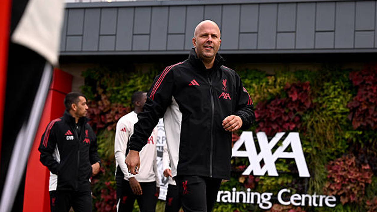 Arne Slot Ungkap Perbedaan Penampilan Liverpool Saat Kalah dan Menang