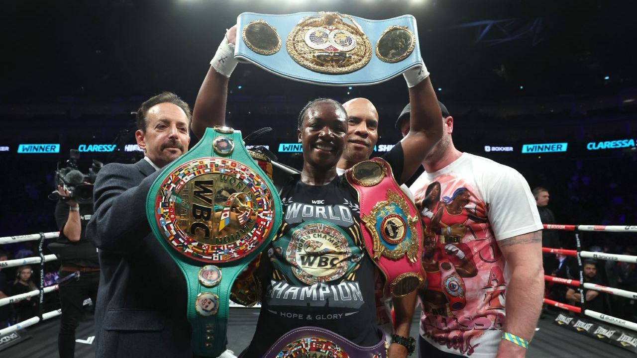 Claressa Shields Teken Kontrak Bersejarah, Rencanakan Comeback Awal 2026