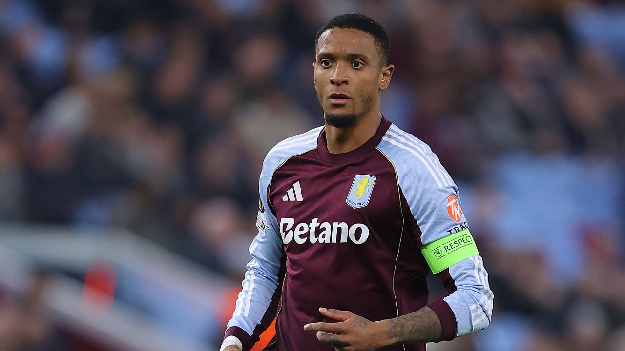 Bek Aston Villa, Ezri Konsa