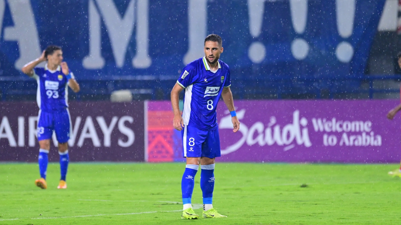 Gelandang Persib, Luciano Guaycochea