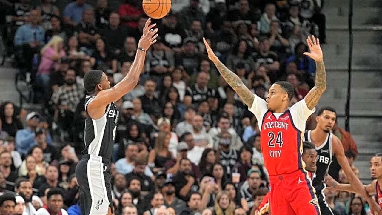 De'Aaron Fox Pimpin Spurs Tuntaskan Perlawanan Pelicans