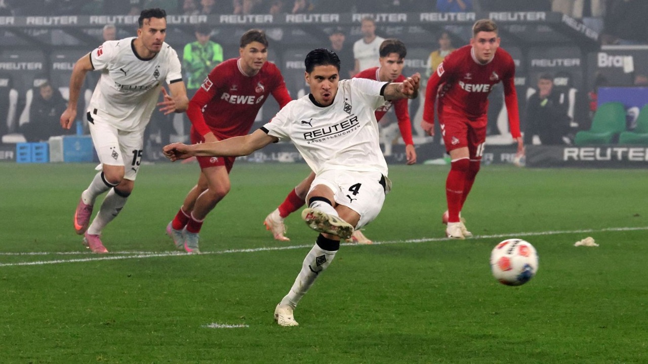 Kevin Diks Cetak Gol Debut, Gladbach Bungkam FC Koln 3-1 di Bundesliga