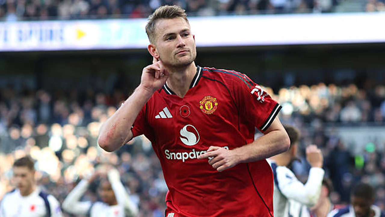 Api Dalam Perut, Matthijs de Ligt Kagum dengan Semangat Juang Man United