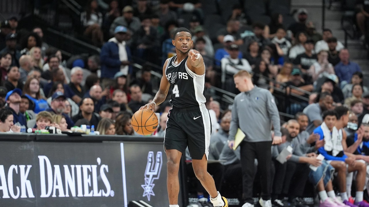 De’Aaron Fox Siap Bantu Wembanyama Menangkan Laga