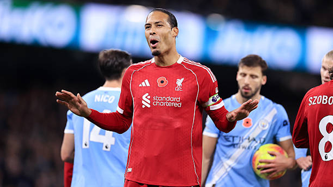 Dibantai Man City, Virgil van Dijk Minta Liverpool Temukan Konsistensi