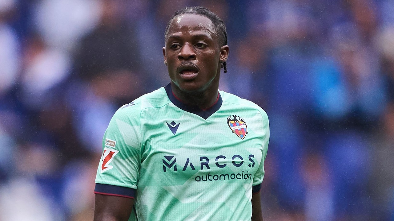 Striker Levante, Karl Etta Eyong