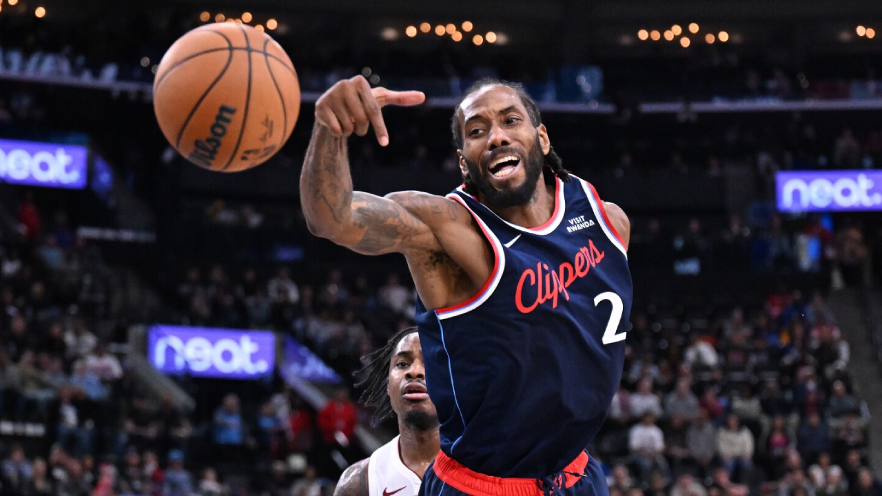 Meskipun sering absen, kepemimpinan dan efisiensi Kawhi Leonard tetap menjadi kunci kesuksesan Clippers. (Foto: AP)