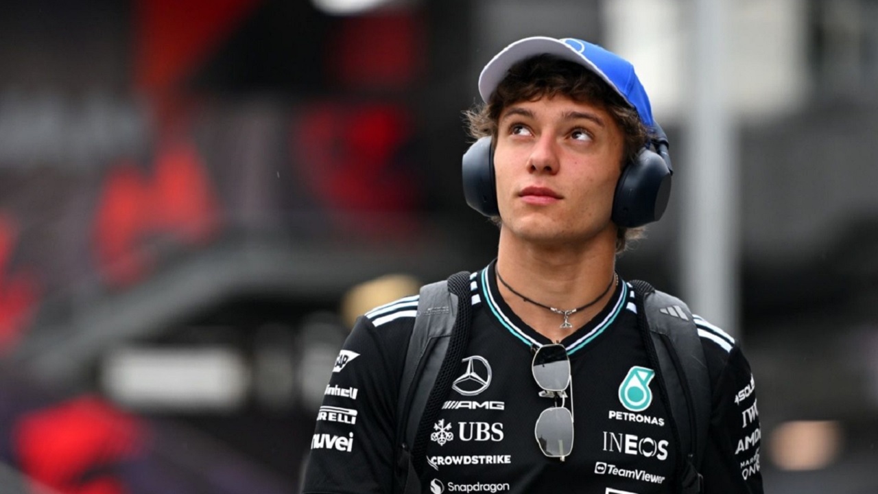 Kimi Antonelli kaget lihat Max Verstappen begitu cepat di GP Brasil.