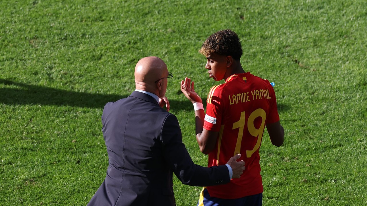 Pelatih TImnas Spanyol Terkejut dengan Kondisi Lamine Yamal