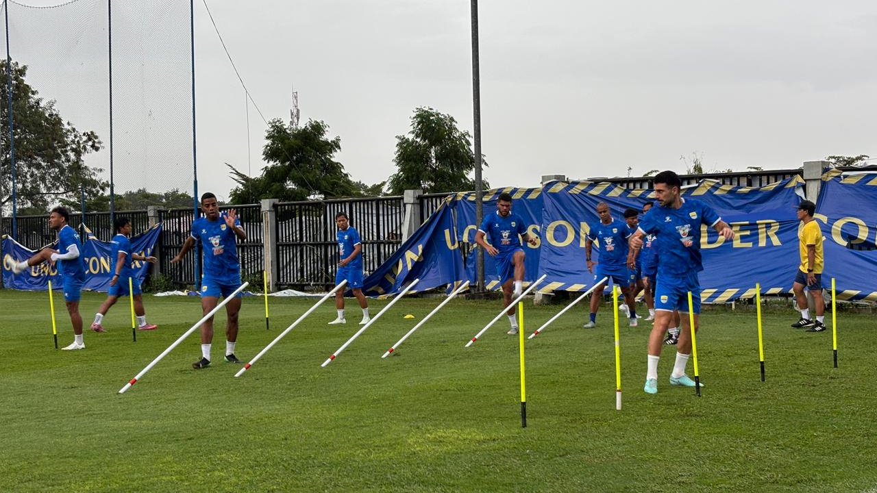 Pemain Persib ketika berlatih