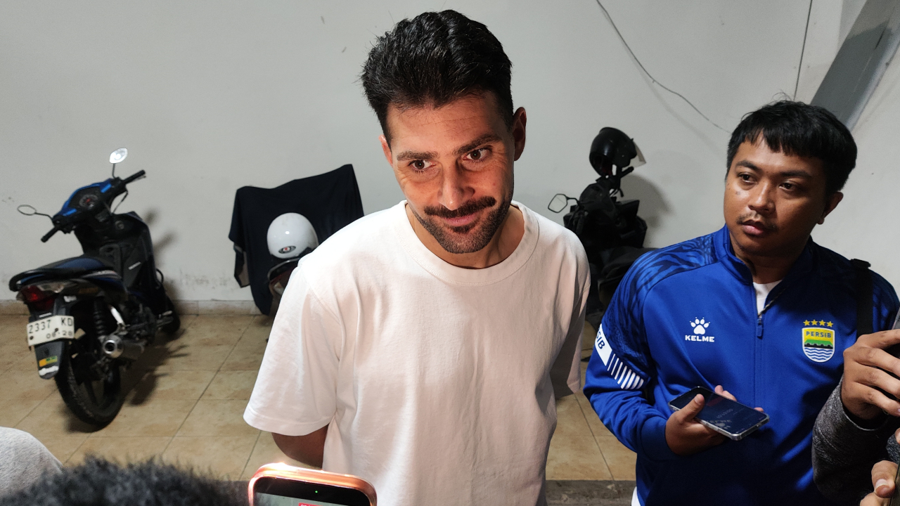 Bek Persib, Frans Putros