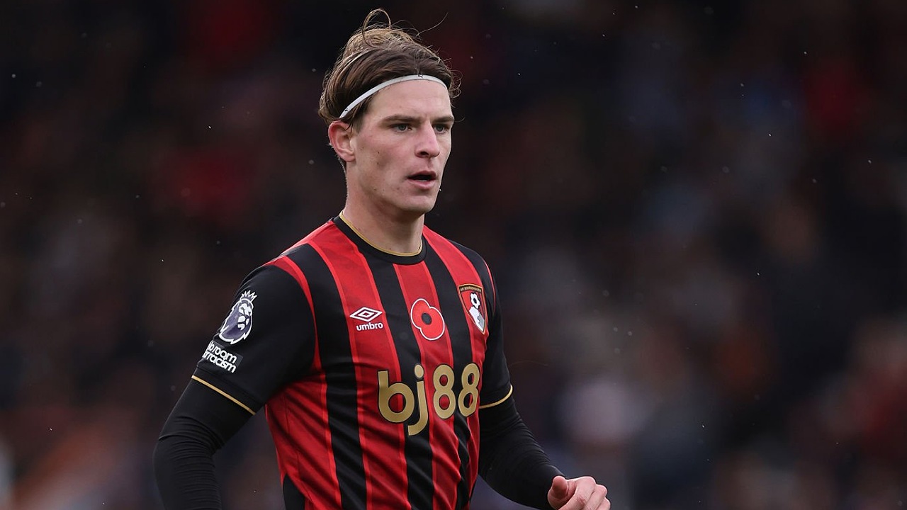 Gelandang Bournemouth, Alex Scott