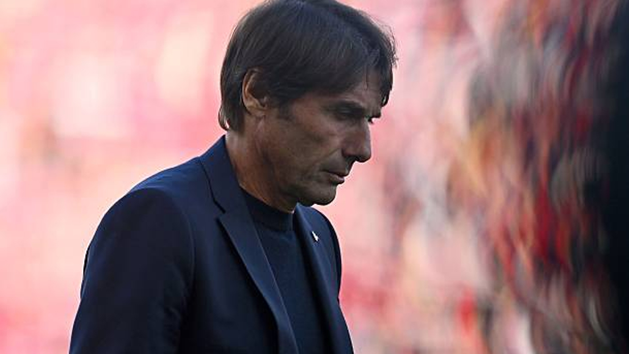 Hentikan Gosip, Aurelio De Laurentiis Redam Isu Pemecatan Antonio Conte