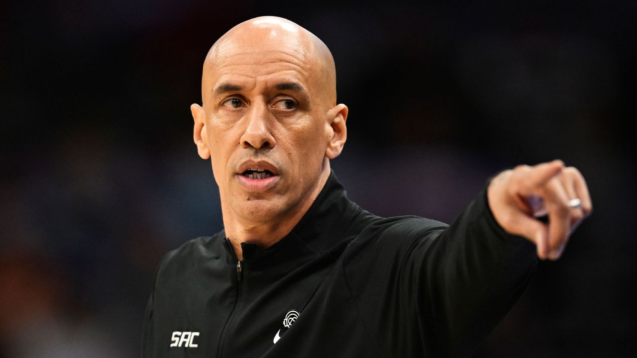 Doug Christie Berikan Janji Penuh Semangat di Tengah Perjuangan Kings
