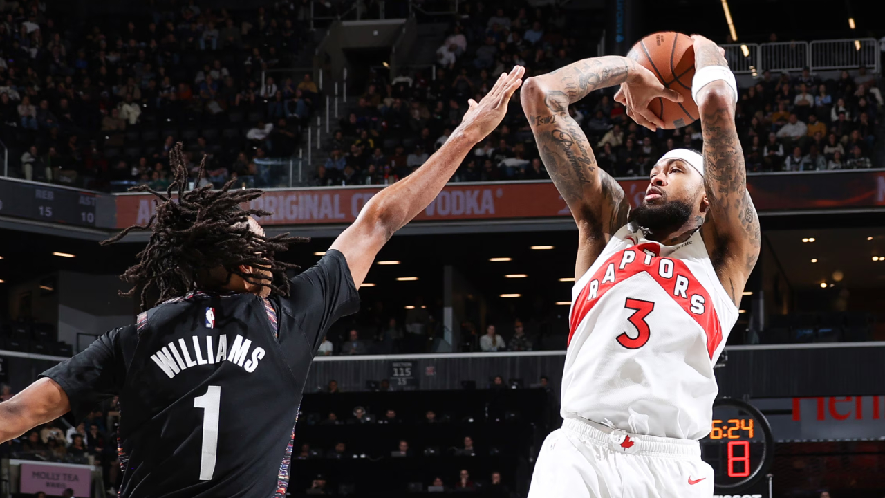 Brandon Ingram (kanan) mencetak 25 poin saat Toronto Raptors mengalahkan Brooklyn Nets 119-109 pada Selasa (11/11) malam. (Foto: AP)