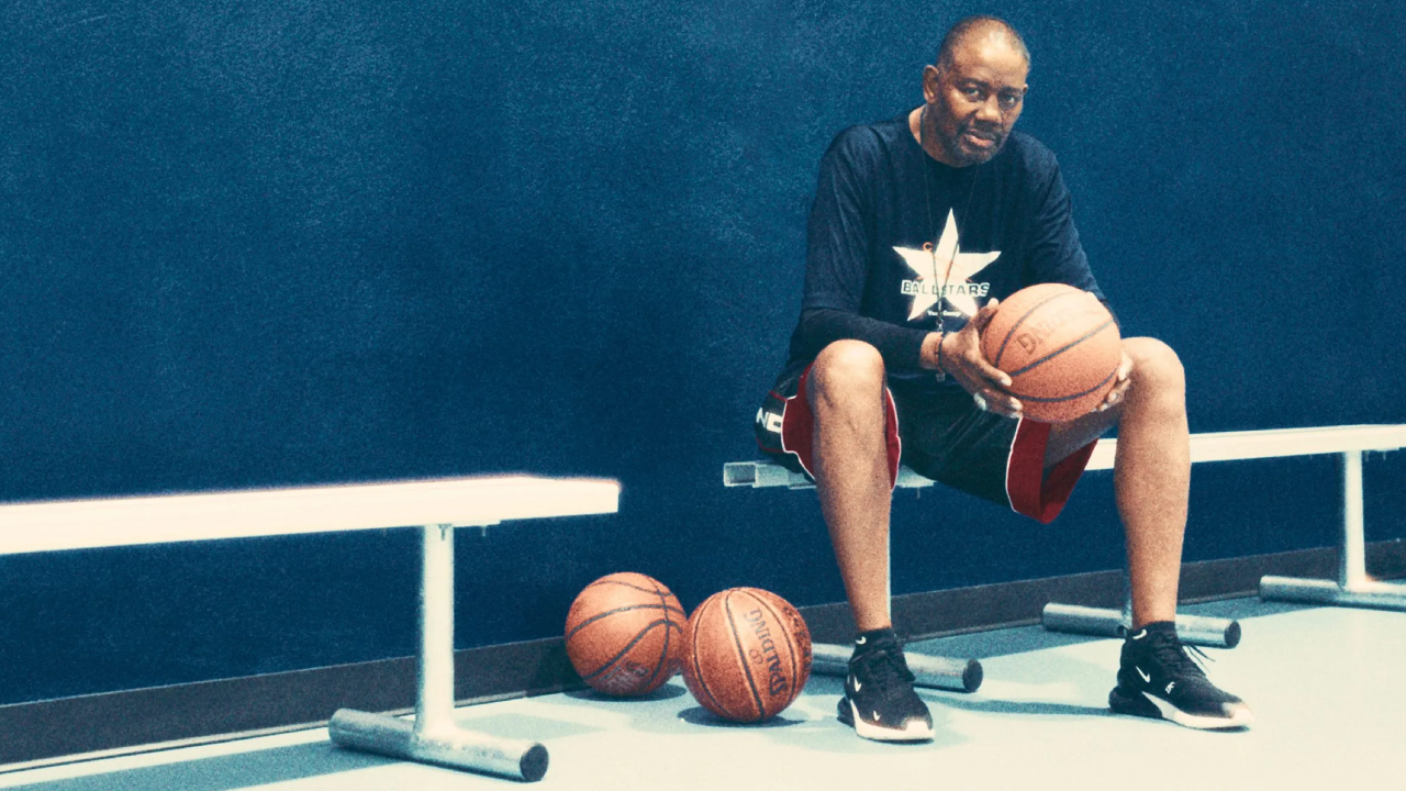 Micheal Ray Richardson memimpin Lawton-Fort Sill Cavalry meraih tiga gelar juara berturut-turut dan menjadi figur lokal yang dicintai. (Foto: Andscape)