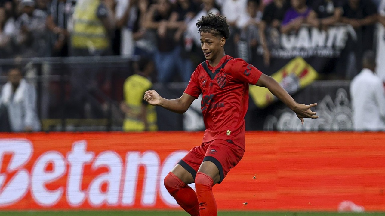 Barcelona Intip Peluang untuk Datangkan Kapten Timnas Brasil