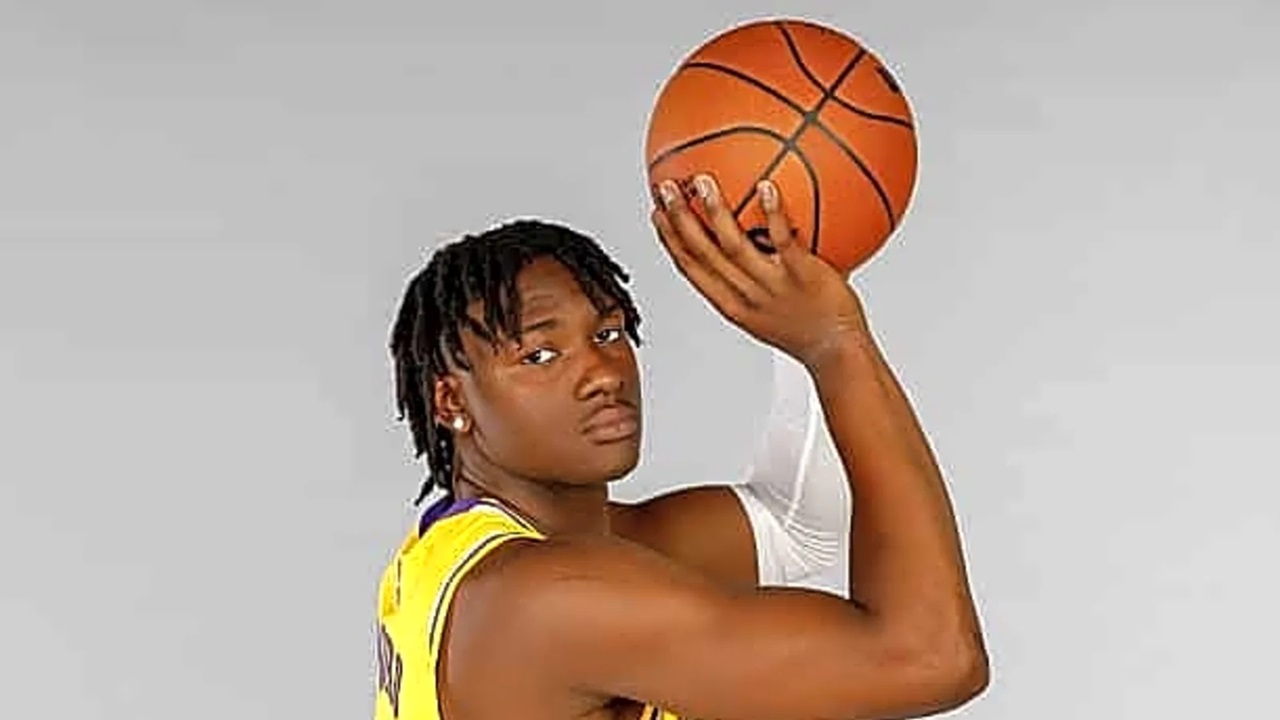 Adou Thiero Berpeluang untuk Debut Lawan Lakers