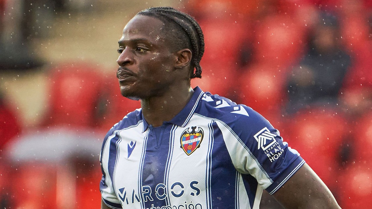 Arsenal membidik striker Levante, Karl Etta Eyong