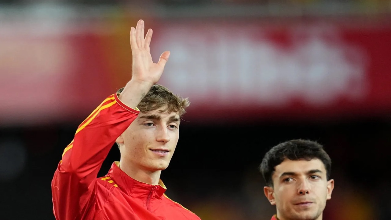 Dean Huijsen Harus Meninggalkan Timnas Spanyol karena Cedera