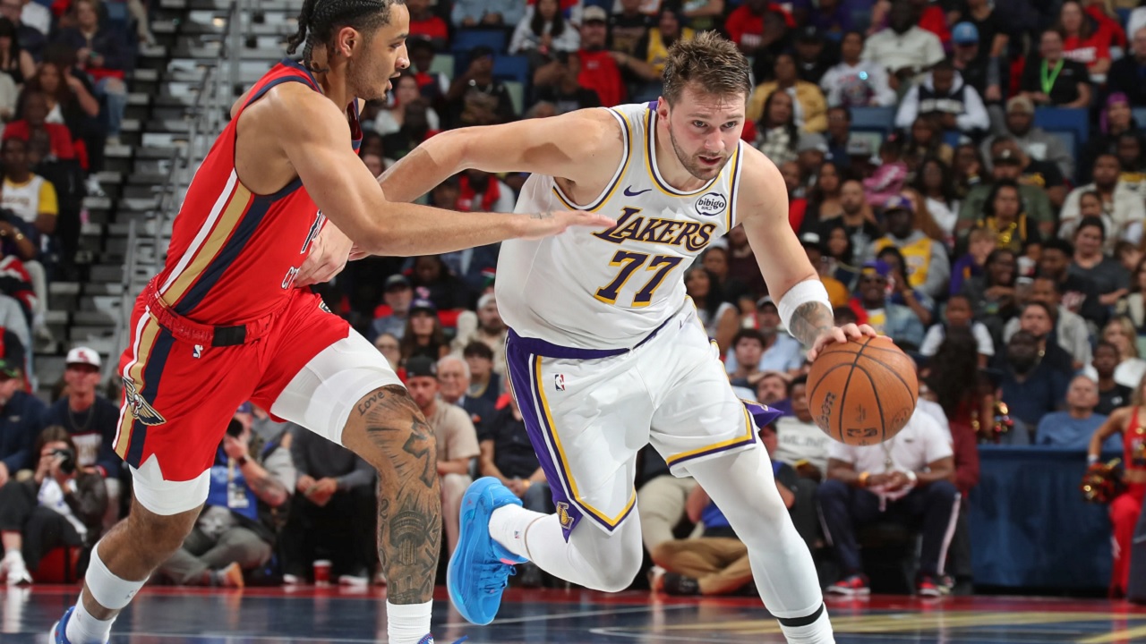 Los Angeles Lakers bangkit dengan tumbangkan New Orleans Pelicans.