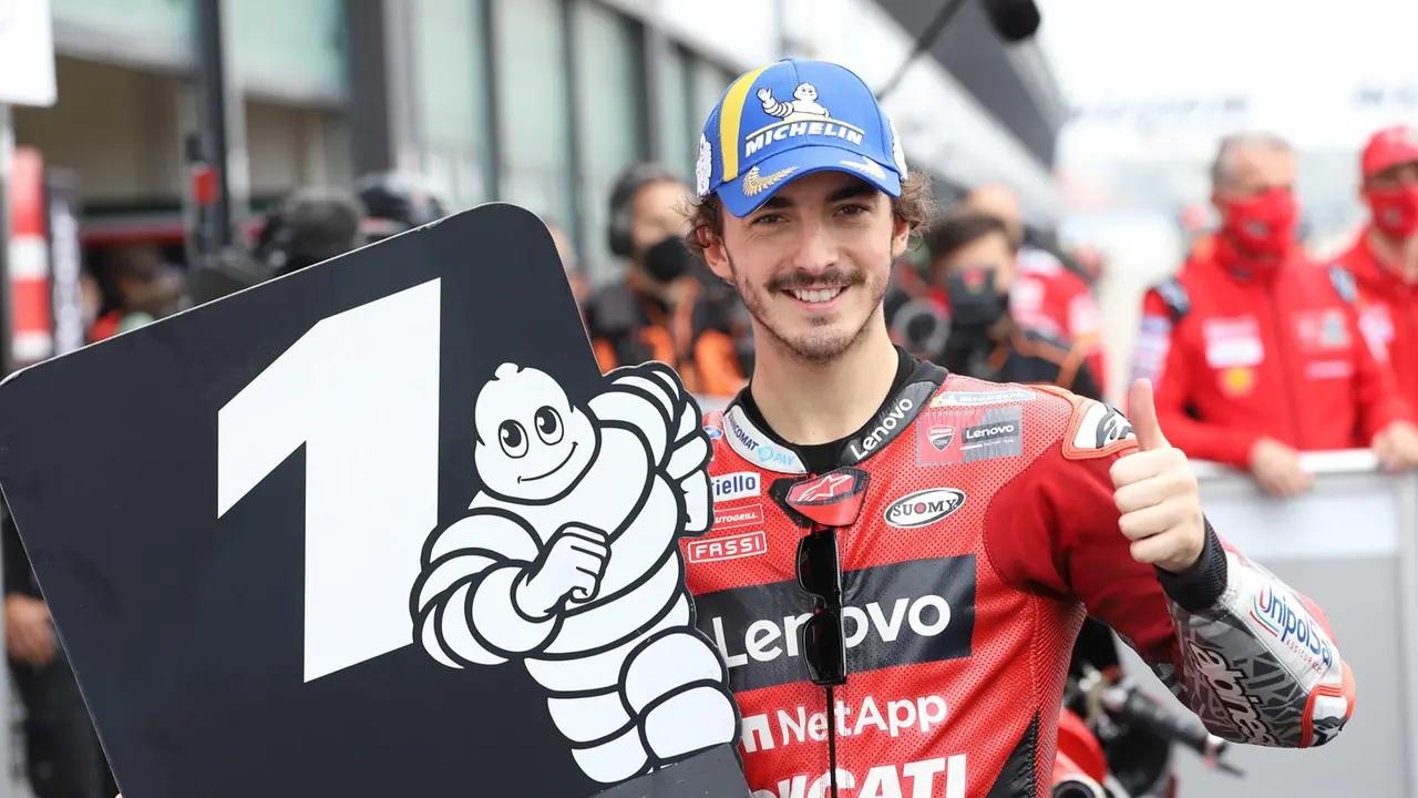 Valentino Rossi komentari kesulitan dari Francesco Bagnaia.