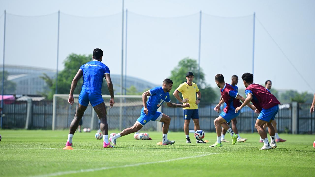Pemain Persib ketika berlatih