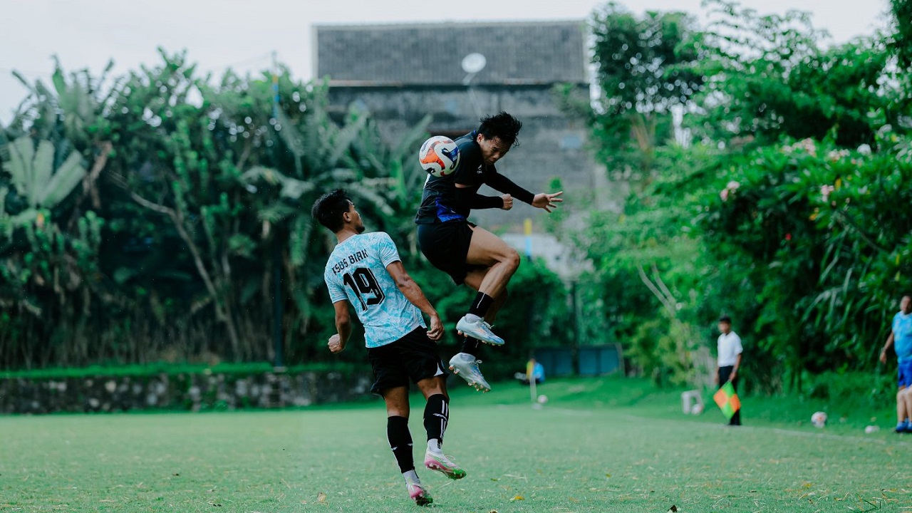 Laga uji coba PSIM Jogja kontra PSBS Biak
