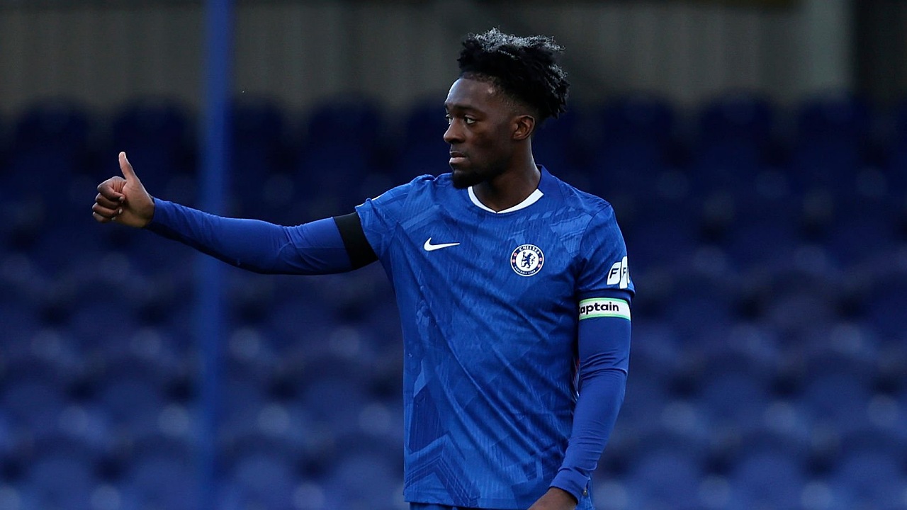 Bek Chelsea, Axel Disasi