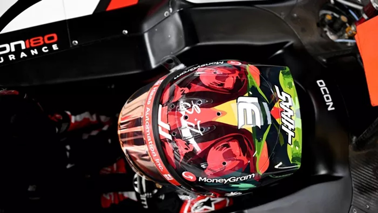 Esteban Ocon Akan Melelang Helm Grand Prix Brasil