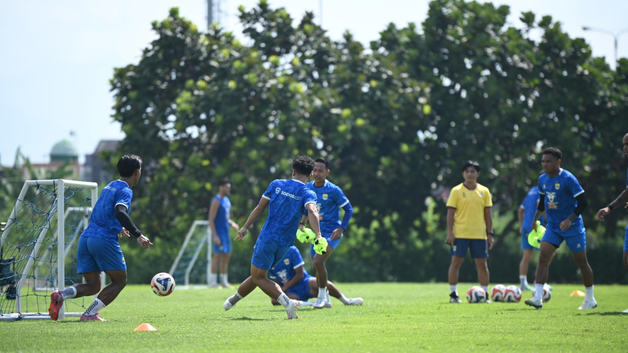 Pemain Persib ketika berlatih