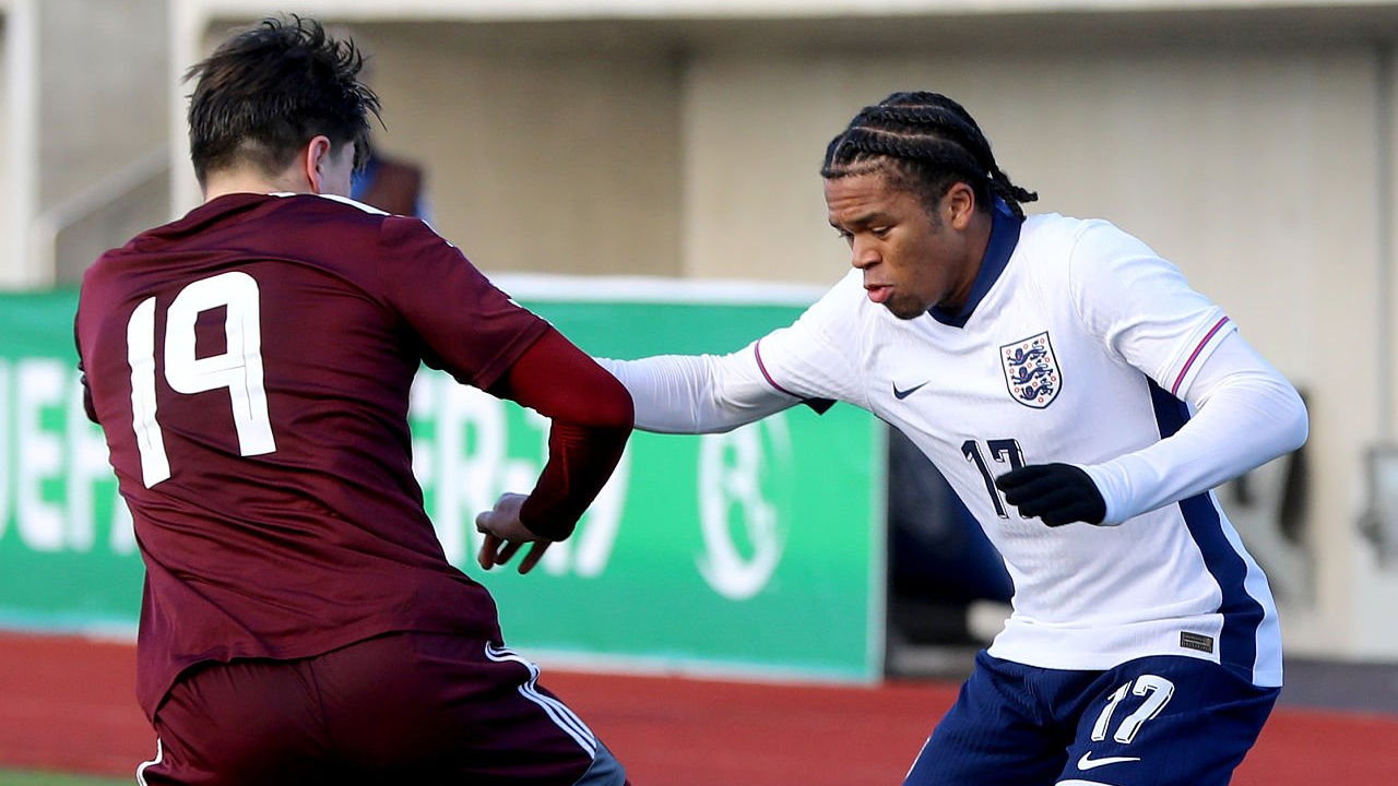 Hanya Butuh 81 Detik, Rio Ngumoha Buka Pesta Gol Inggris Atas Latvia