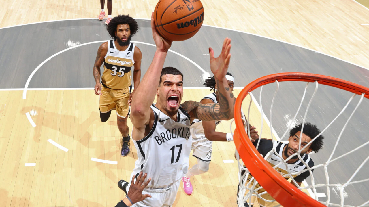 Michael Porter Jr (tengah) mencetak 34 poin saat Brooklyn Nets meraih kemenangan atas tuan rumah Washington Wizards dengan skor 129-106 pada Minggu (16/11). (Foto: AP)
