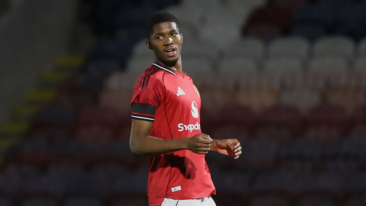 Striker muda Manchester United, Chido Obi