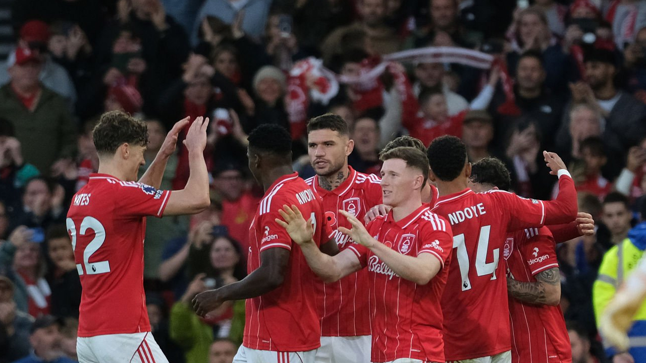 Tandang ke Anfield, Nottingham Forest Coba Hentikan Rekor 32 Tahun