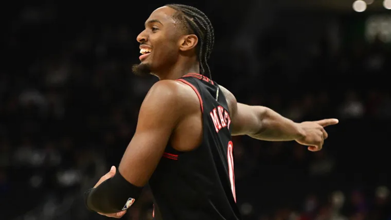 Tyrese Maxey Bangga Bisa Menyamai Prestasi Chamberlain