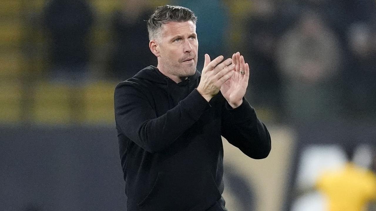 Debut Pahit Rob Edwards, Wolves Tumbang di Kandang Sendiri