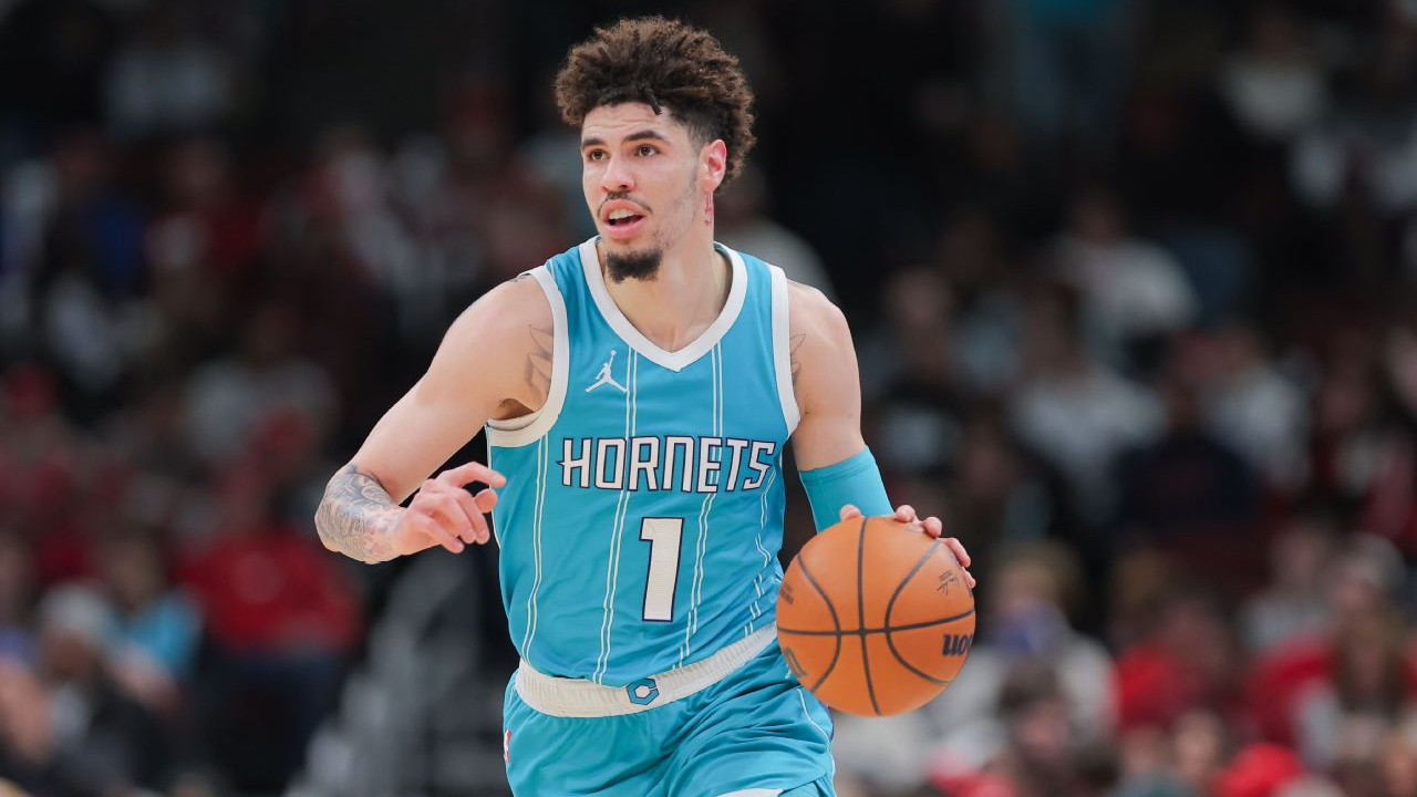 LaMelo Ball menjadi pemain pertama yang mendapatkan kontrak maksimal pada 2023 saat ia menandatangani kontrak lima tahun senilai $260 juta. (Foto: AP)