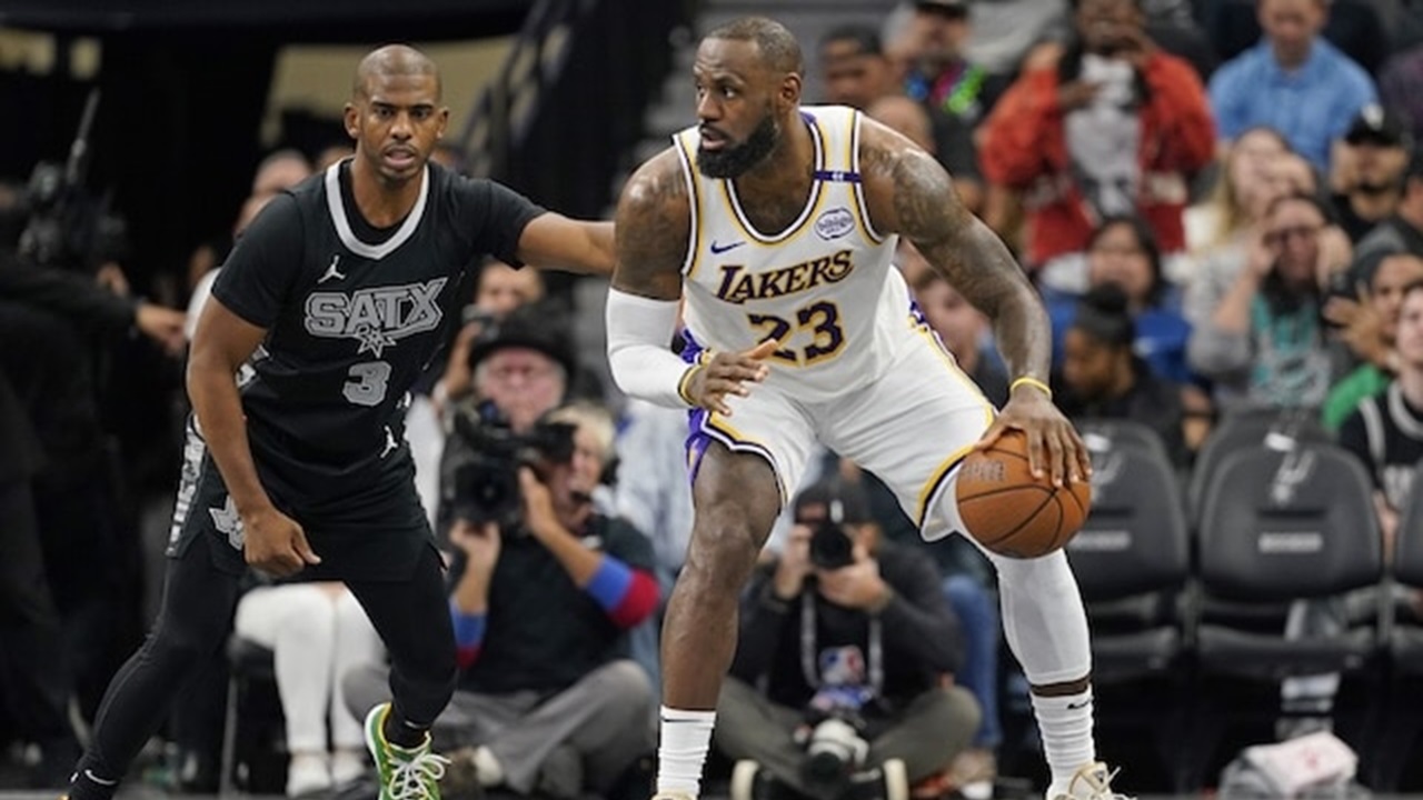 LeBron James Salut dengan Pencapaian Chris Paul Jelang Pensiun
