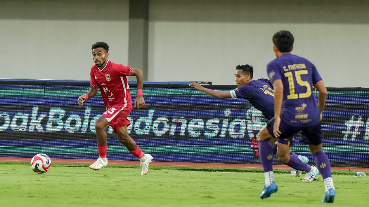 Pemain Malut United FC, Yance Sayuri di laga kontra Persita Tangerang