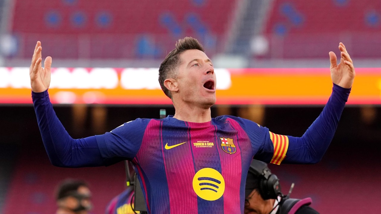 Robert Lewandowski Bangga Bisa Cetak Gol di Camp Nou