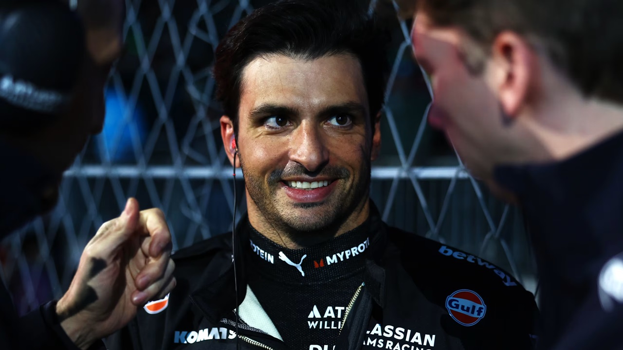Carlos Sainz Puas dengan Performa Mobil di GP Las Vegas