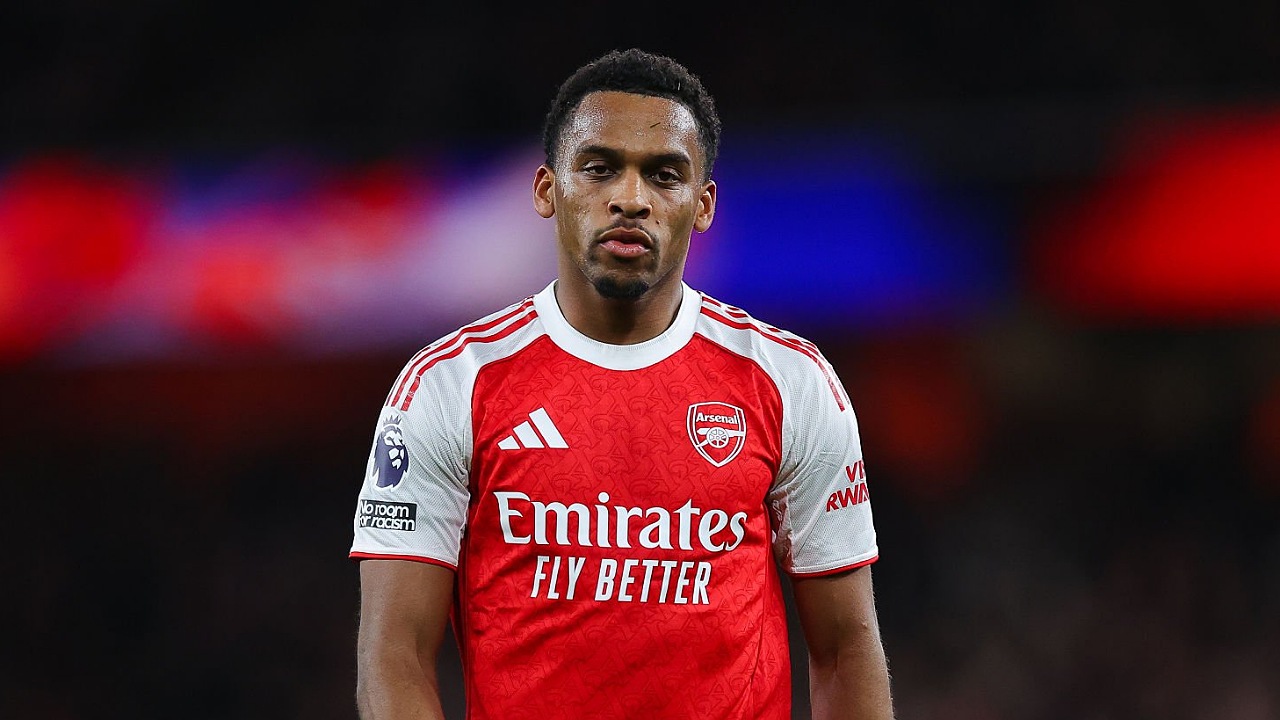 Jurrien Timber tak tergantikan di posisi bek kanan Arsenal