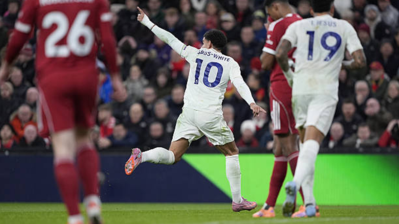 Nottingham Forest Bungkam Liverpool, Gibbs-White 'Nyaman' Main di Anfield